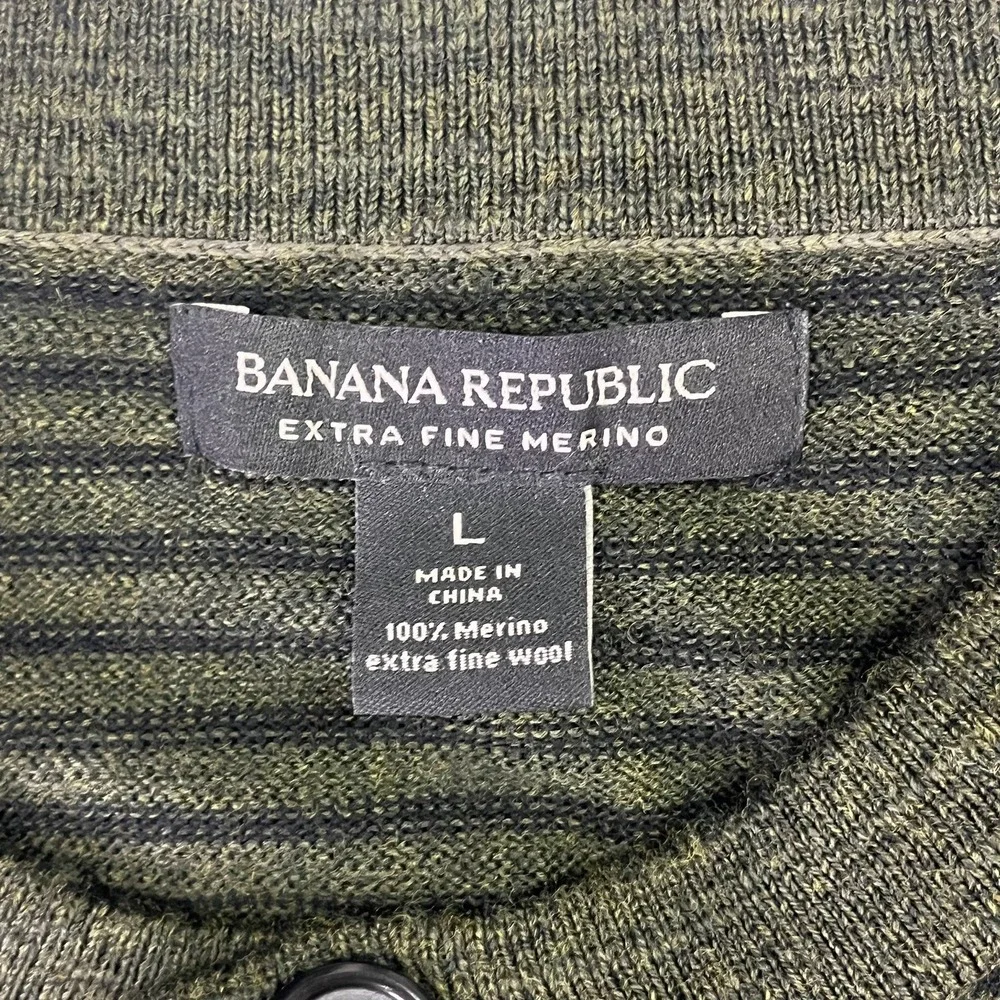 Banana Republic Mens Extra Fine Merino Wool Henley Sweater Olive Green Striped L